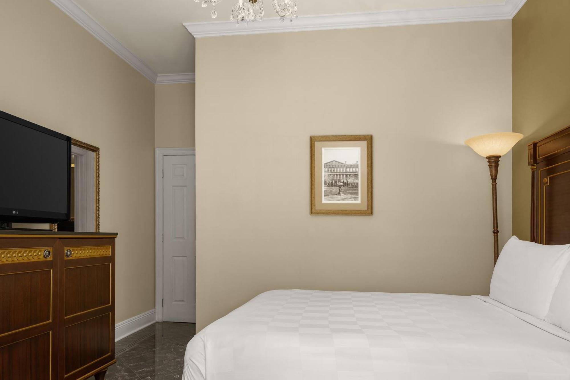 Mazarin Hotel